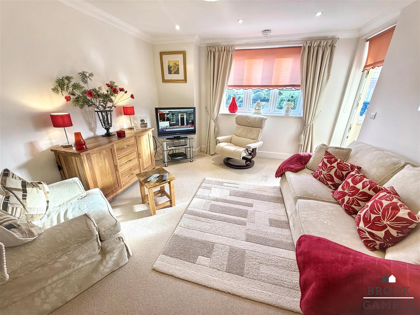 2 Bedroom Apartment. 54 Grand Parade in Eastbourne,  3
